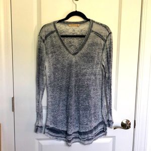 Wearables Long Sleeved Tee in Heather Blue